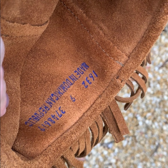Minnetonka fringe three layer boots - Picture 5 of 5